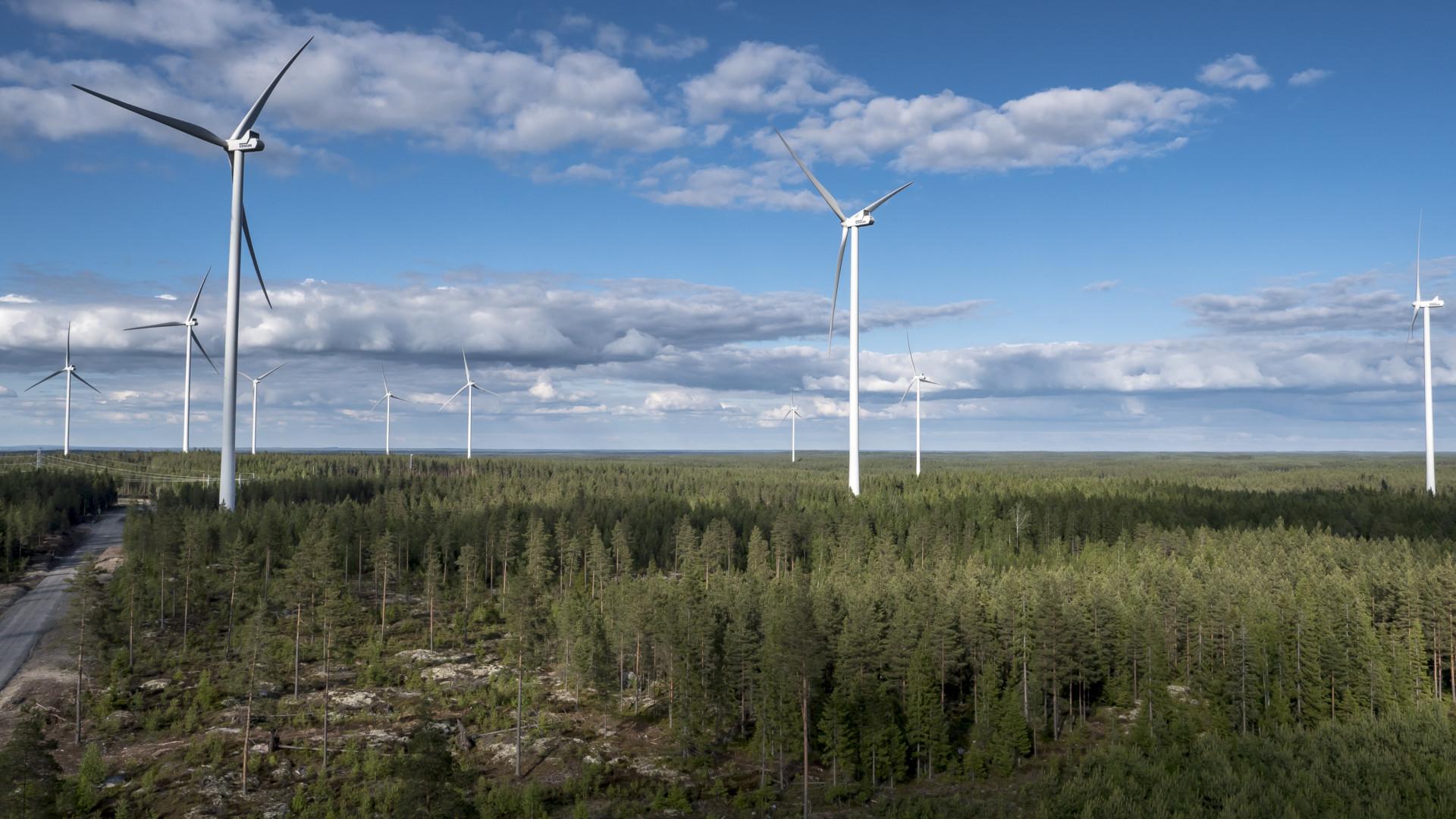 Skarta rakentaa perustukset EPV Energian tuulipuistoon Närpiöön